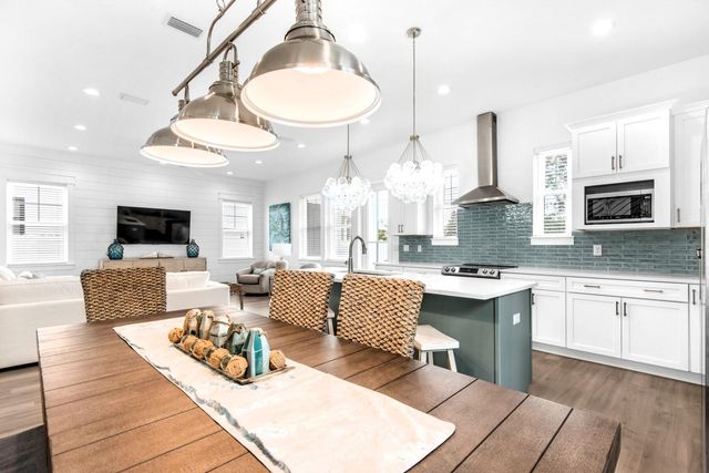 4543 Luke Avenue, Destin, FL 32541