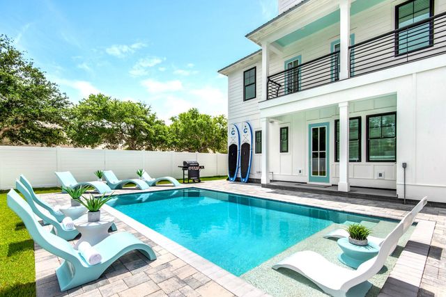 4543 Luke Avenue, Destin, FL 32541