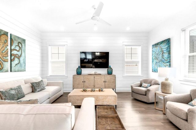 4543 Luke Avenue, Destin, FL 32541