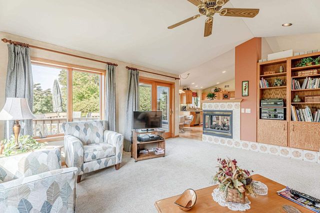 6402 BRENDAN Circle, Mcfarland, WI 53558