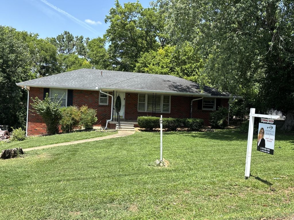 131 Robinhood Cir, Hendersonville, TN 37075