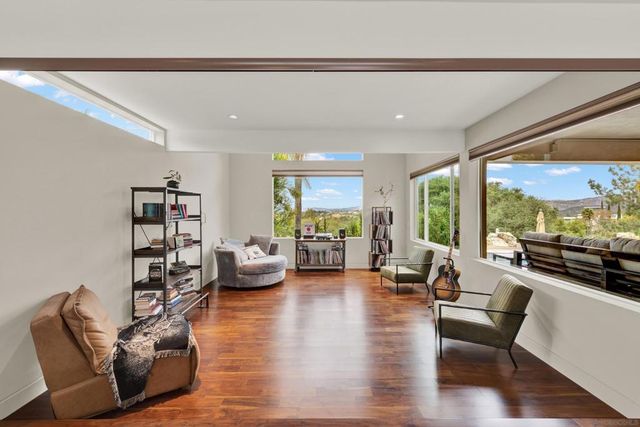 16117 Martincoit Rd, Poway, CA 92064