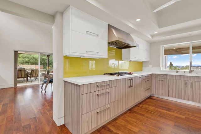 16117 Martincoit Rd, Poway, CA 92064