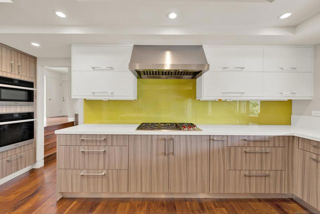 16117 Martincoit Rd, Poway, CA 92064