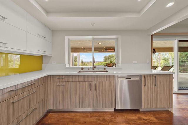 16117 Martincoit Rd, Poway, CA 92064