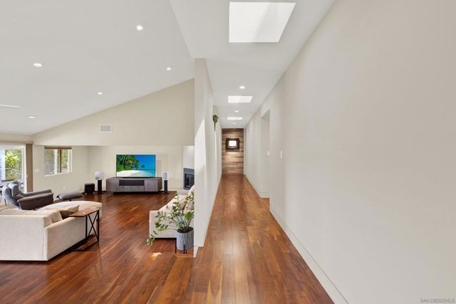 16117 Martincoit Rd, Poway, CA 92064