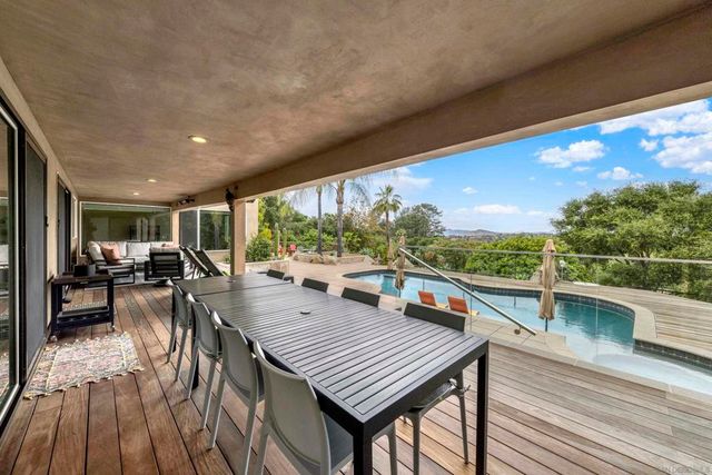 16117 Martincoit Rd, Poway, CA 92064