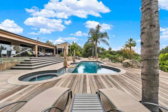 16117 Martincoit Rd, Poway, CA 92064