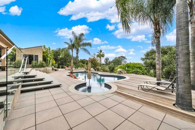 16117 Martincoit Rd, Poway, CA 92064