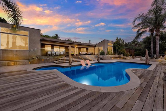 16117 Martincoit Rd, Poway, CA 92064