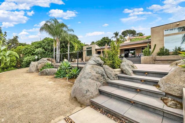 16117 Martincoit Rd, Poway, CA 92064