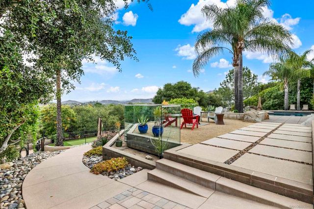 16117 Martincoit Rd, Poway, CA 92064