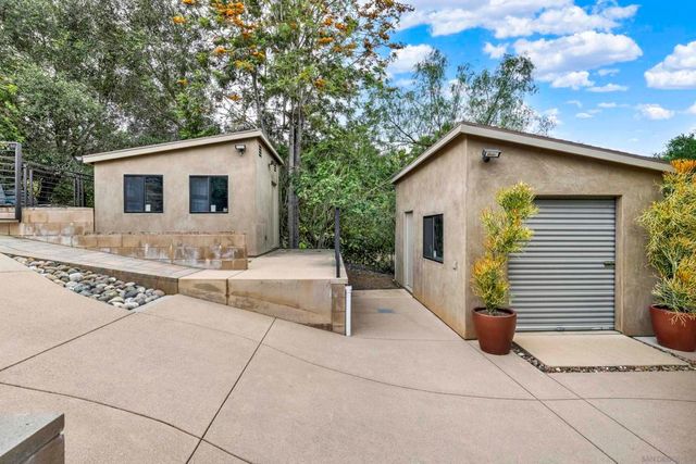 16117 Martincoit Rd, Poway, CA 92064