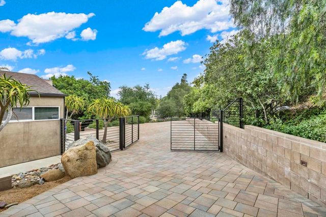 16117 Martincoit Rd, Poway, CA 92064