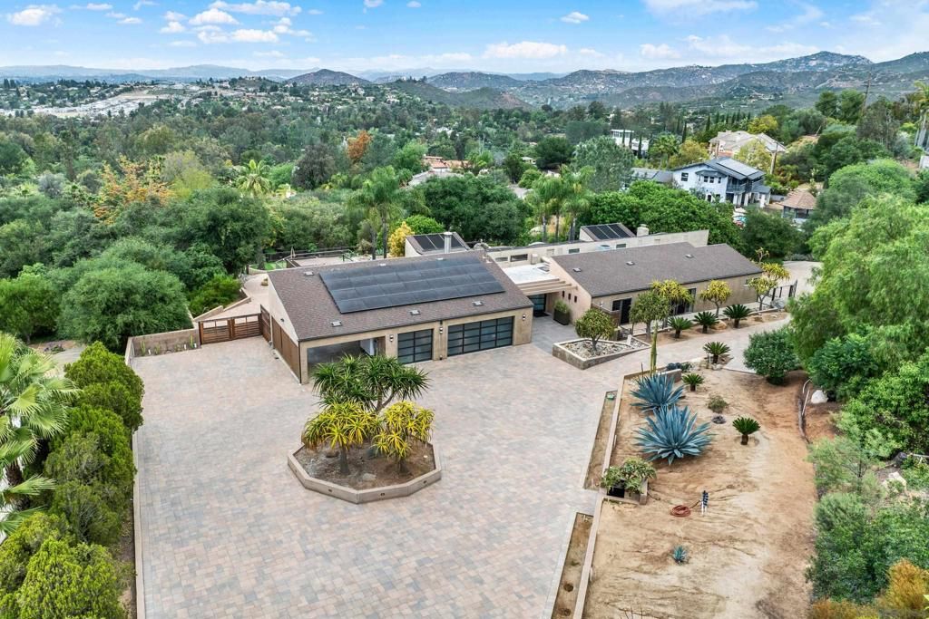 16117 Martincoit Rd, Poway, CA 92064