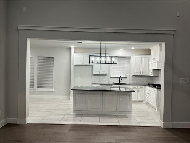 2409 Park Oaks Drive, Midlothian, TX 76065