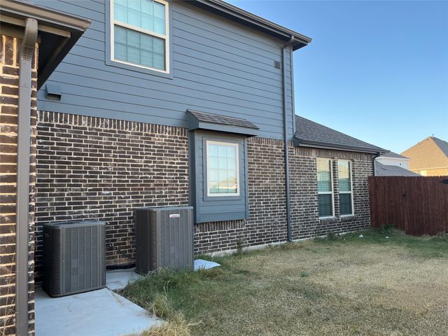 2409 Park Oaks Drive, Midlothian, TX 76065