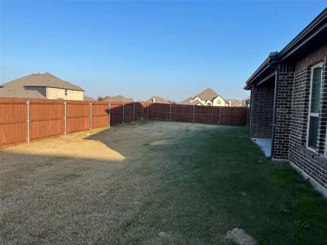 2409 Park Oaks Drive, Midlothian, TX 76065