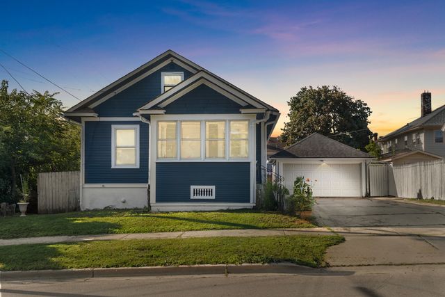 311 SUMMIT Street, Elgin, IL 60120