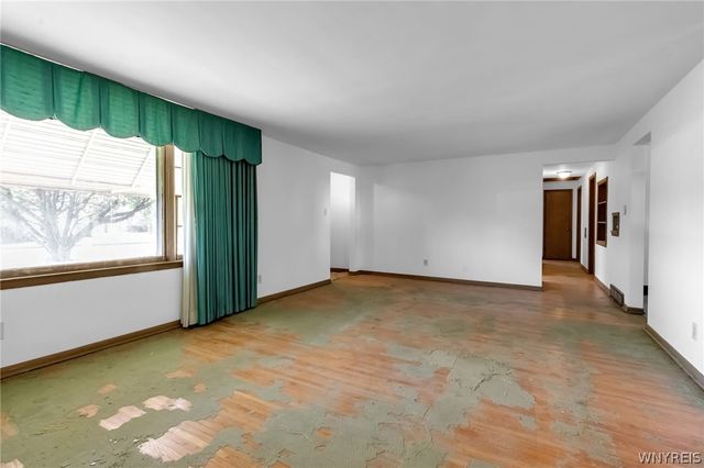 8130 Packard Road, Niagara, NY 14304