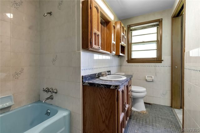 8130 Packard Road, Niagara, NY 14304