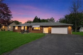 8130 Packard Road, Niagara, NY 14304