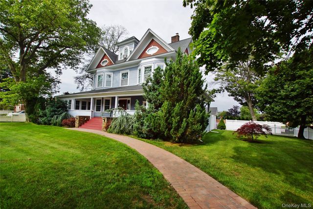 278 S Long Beach Avenue, Freeport, NY 11520