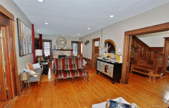 278 S Long Beach Avenue, Freeport, NY 11520