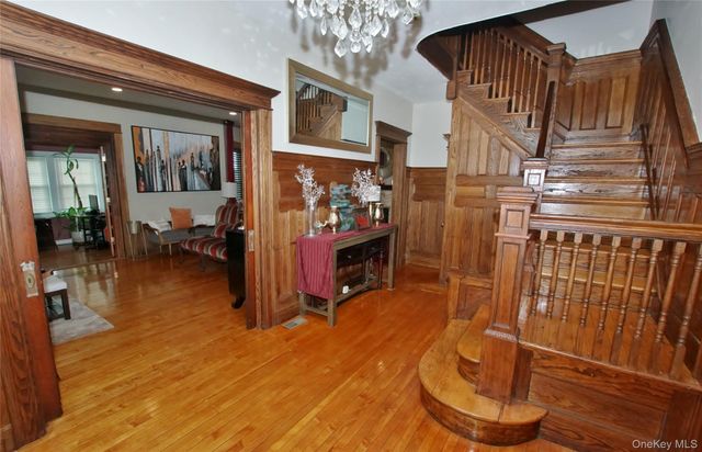 278 S Long Beach Avenue, Freeport, NY 11520