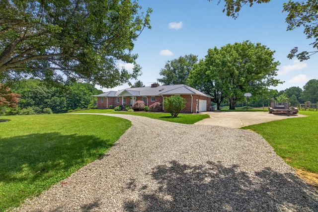 4160 Standing Rock Rd, Jamestown, TN 38556