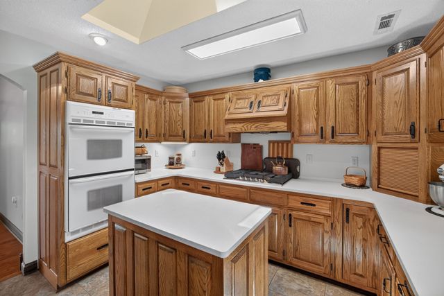 4160 Standing Rock Rd, Jamestown, TN 38556