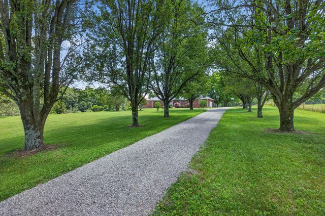 4160 Standing Rock Rd, Jamestown, TN 38556