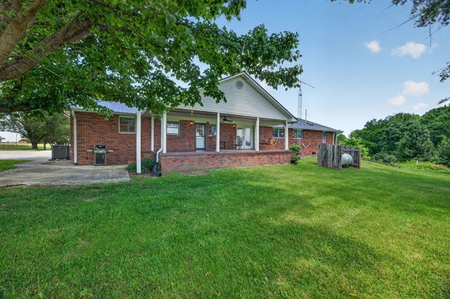 4160 Standing Rock Rd, Jamestown, TN 38556