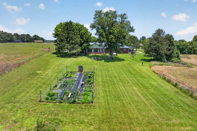 4160 Standing Rock Rd, Jamestown, TN 38556