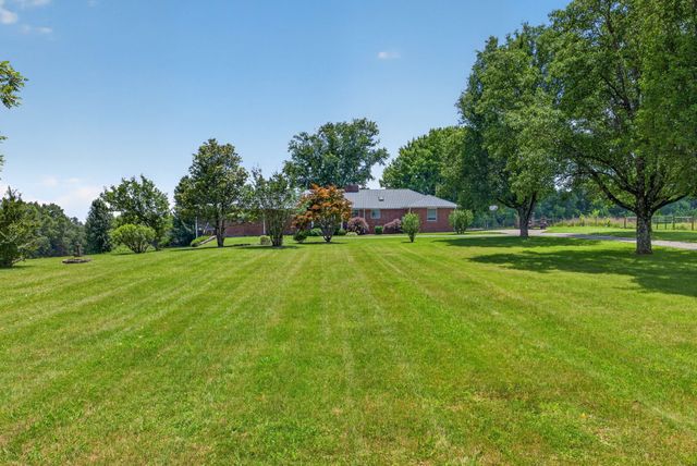 4160 Standing Rock Rd, Jamestown, TN 38556