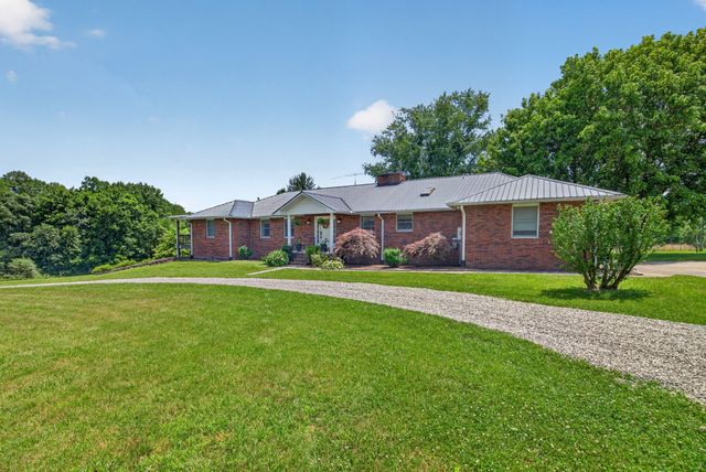 4160 Standing Rock Rd, Jamestown, TN 38556