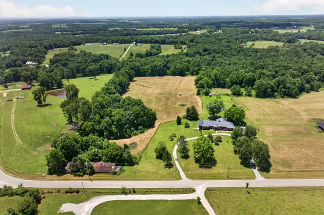 4160 Standing Rock Rd, Jamestown, TN 38556
