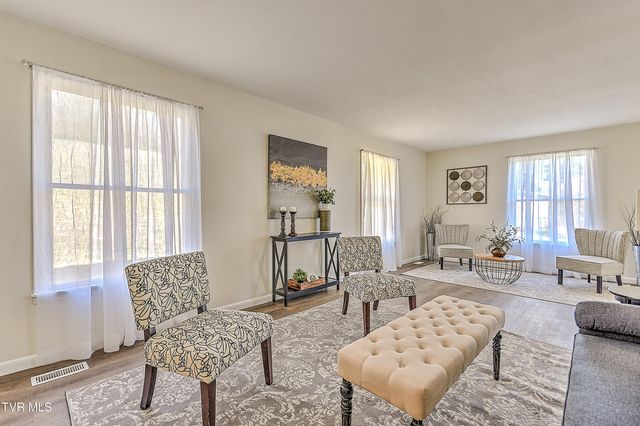 398 Hales Chapel Road, Gray, TN 37615