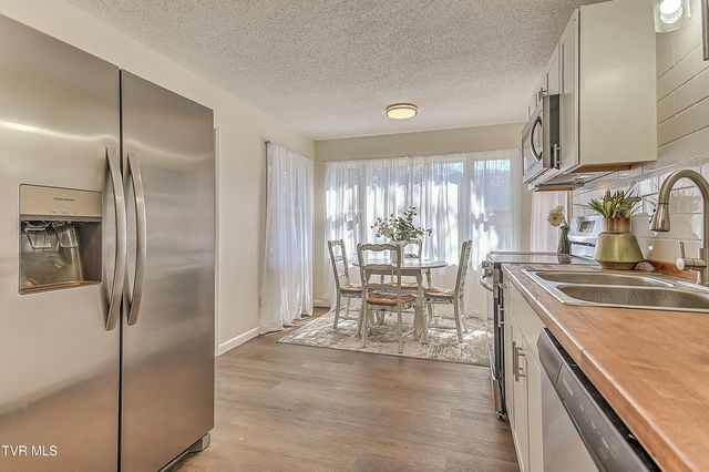 398 Hales Chapel Road, Gray, TN 37615