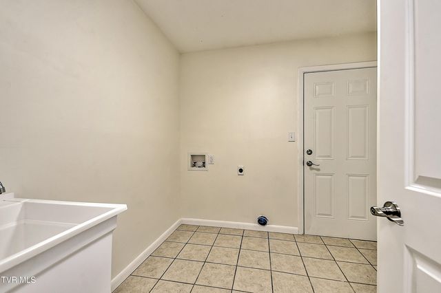 398 Hales Chapel Road, Gray, TN 37615