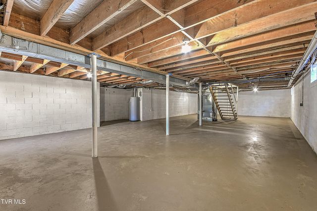 398 Hales Chapel Road, Gray, TN 37615
