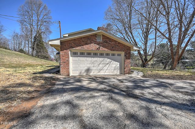 398 Hales Chapel Road, Gray, TN 37615
