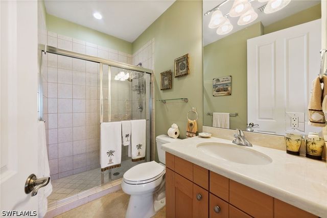 10620 Gulf Shore DR 602, Naples, FL 34108