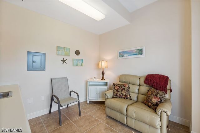 10620 Gulf Shore DR 602, Naples, FL 34108