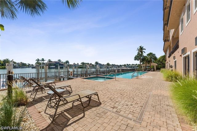 10620 Gulf Shore DR 602, Naples, FL 34108