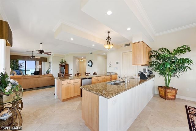 10620 Gulf Shore DR 602, Naples, FL 34108