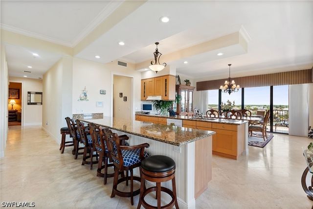 10620 Gulf Shore DR 602, Naples, FL 34108