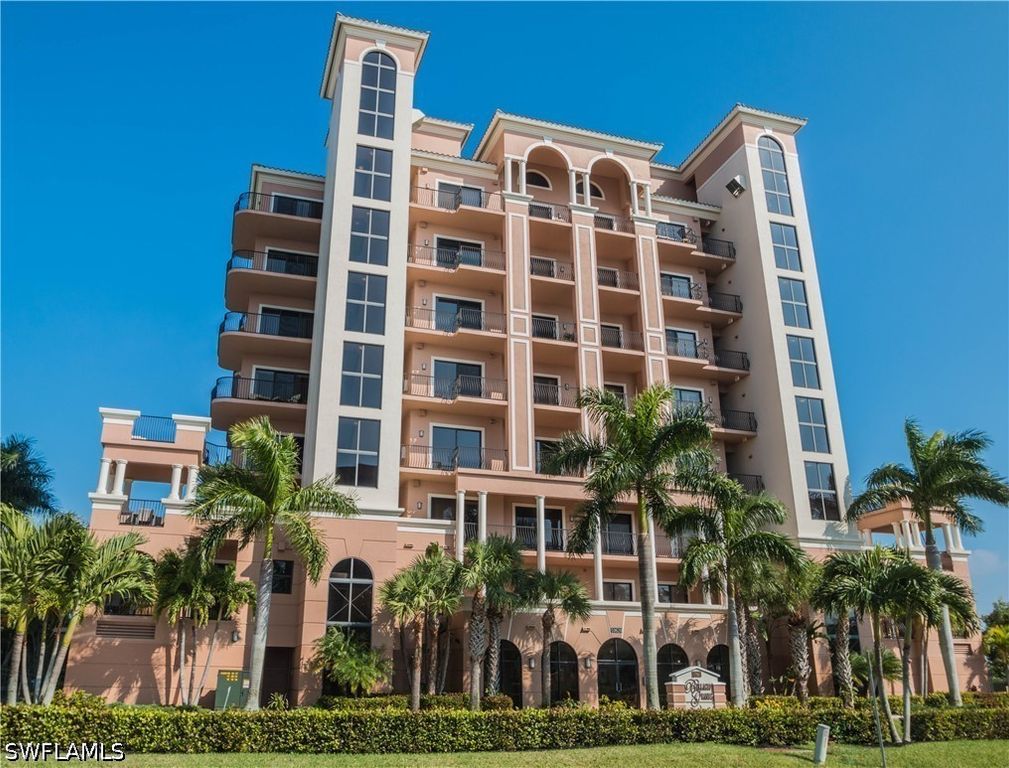 10620 Gulf Shore DR 602, Naples, FL 34108