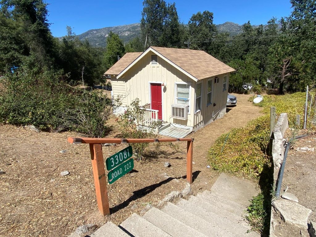 Image 2 of property listing at 33081 Road 222, North Fork, CA 93643