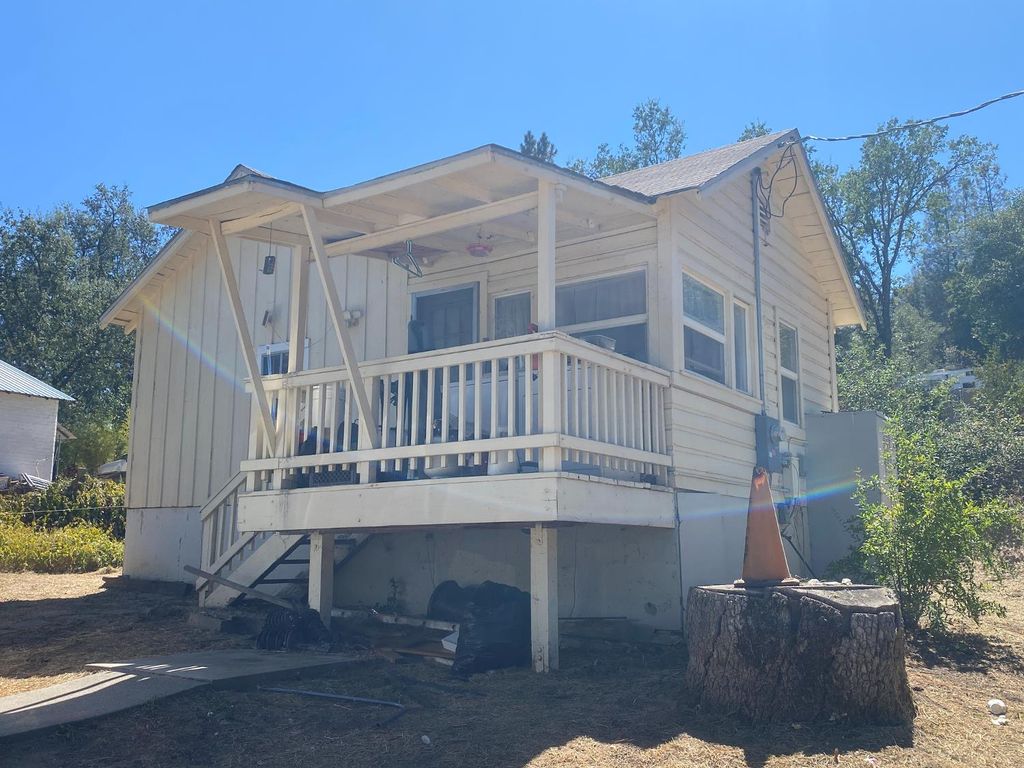 Image 3 of property listing at 33081 Road 222, North Fork, CA 93643